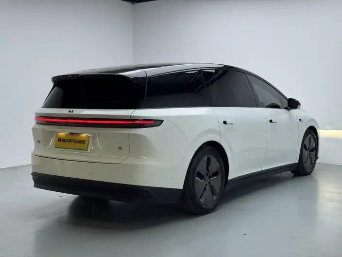 Li Auto i8 2025 Model Standard Edition – фото 7