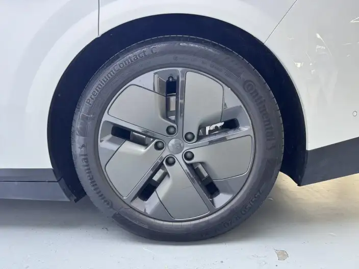 Li Auto i8 2025 Model Standard Edition – фото 9