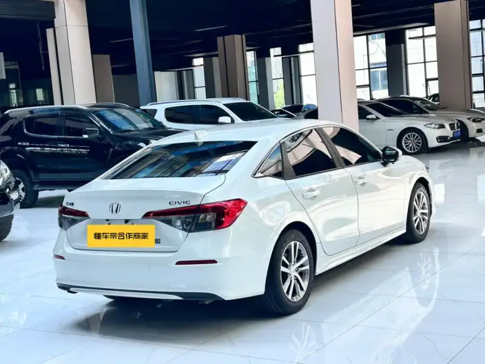 Honda Civic 2022 Model 240TURBO CVT Dynamic Edition – фото 6