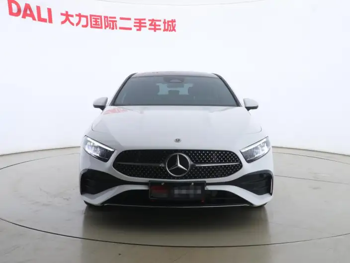 Mercedes-Benz A-class 2024 Model A 200 L Fashion Edition – фото 2