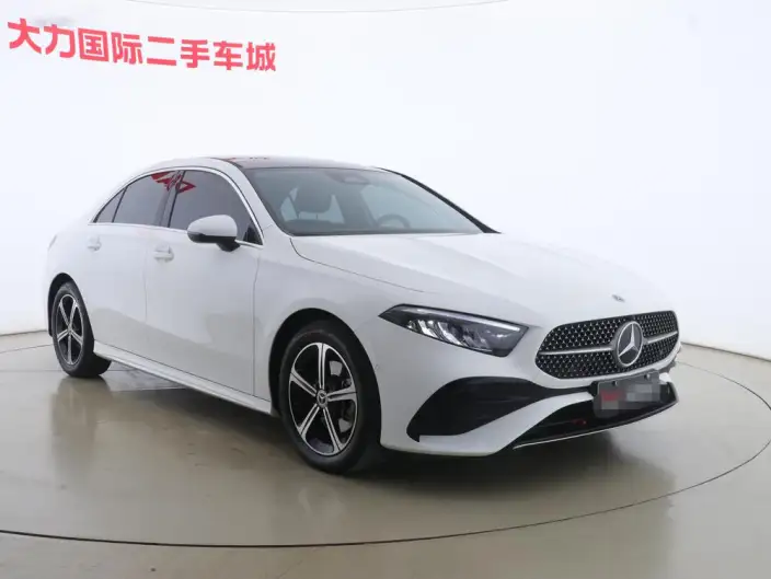 Mercedes-Benz A-class 2024 Model A 200 L Fashion Edition – фото 3