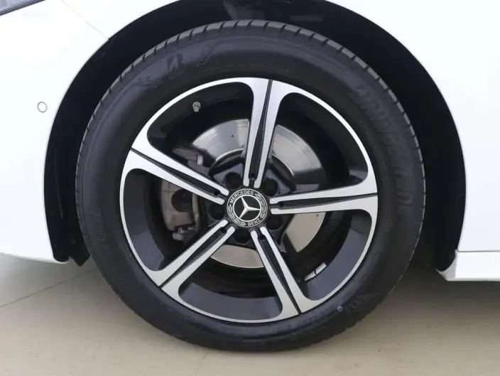 Mercedes-Benz A-class 2024 Model A 200 L Fashion Edition – фото 9