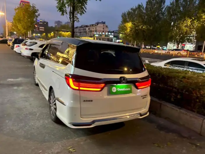 Honda Elysion 2022 Model 2.0L Hybrid Deluxe Edition