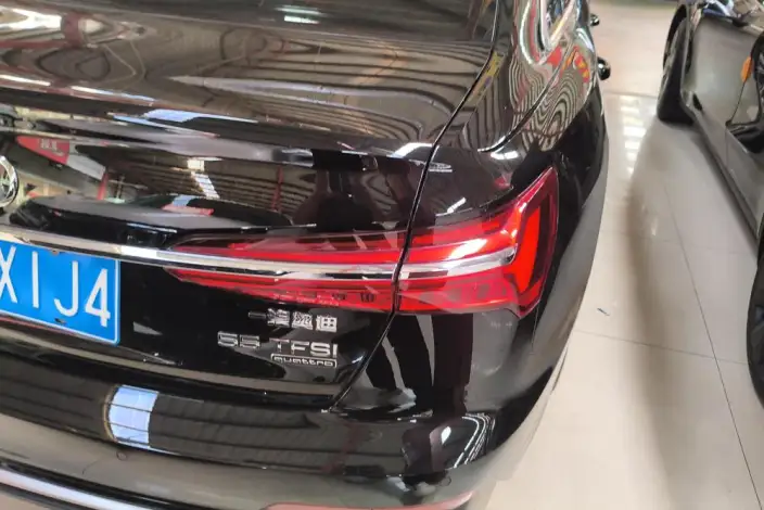 Audi A6L 2024 Model 55 TFSI quattro Exclusive Dynamic Model – фото 5
