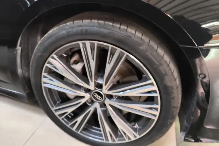 Audi A6L 2024 Model 55 TFSI quattro Exclusive Dynamic Model – фото 6