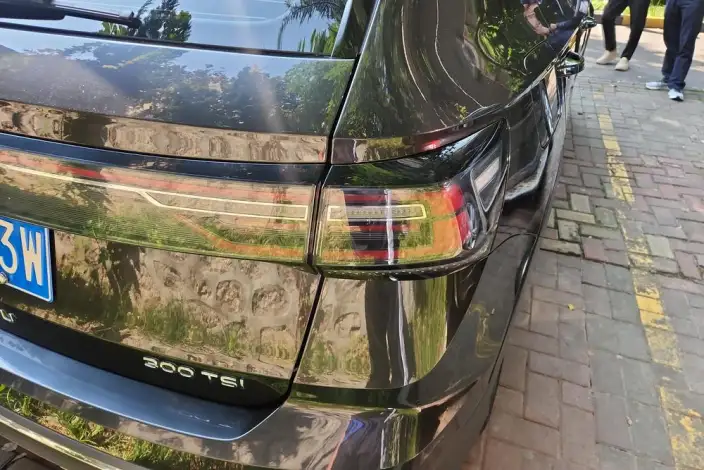 Volkswagen Tharu 2023 Model 300TSI 2WD Full Moon Edition – фото 9