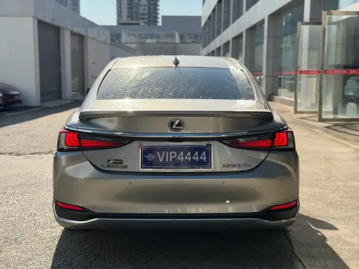 Lexus ES 2021 Model 300h Superior Edition – фото 5
