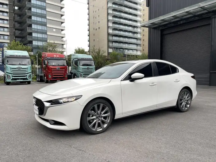 Mazda3 Axela 2023 Model 2.0L Automatic Zhi Ya Edition – фото 1