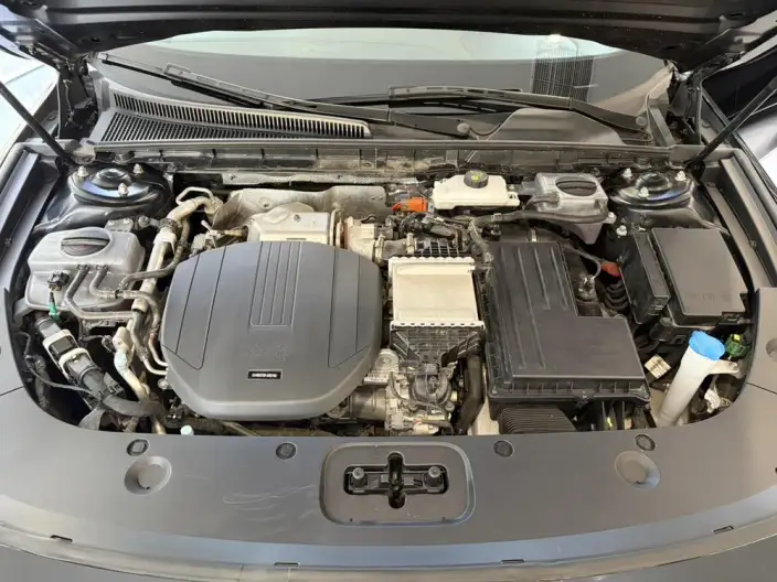 Hongqi H5 PHEV 2025 Model 130 Chao Hybrid Edition – фото 6