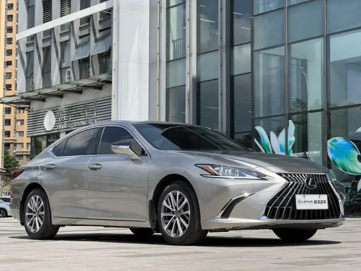 Lexus ES 2022 Model 260 Superior Edition
