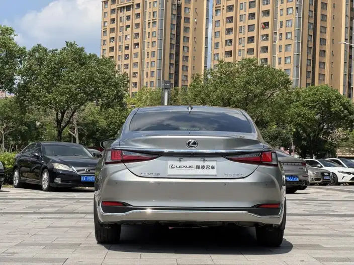 Lexus ES 2022 Model 260 Superior Edition – фото 5