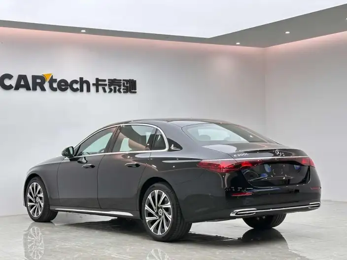 Mercedes-Benz E-Class 2024 Model E 300 L Luxury Model sedan – фото 5