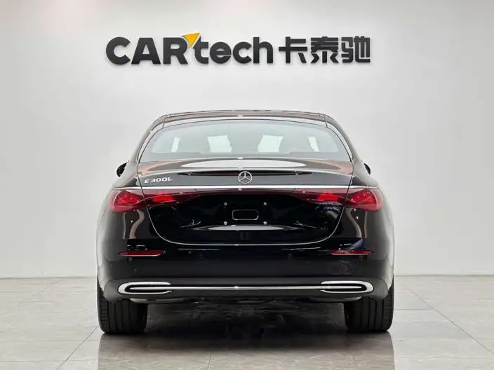Mercedes-Benz E-Class 2024 Model E 300 L Luxury Model sedan – фото 6
