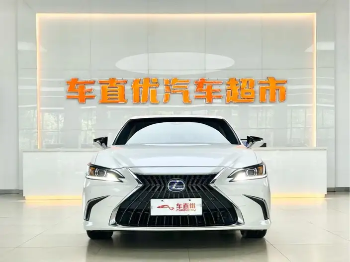 Lexus ES 2021 Model 300h Superior Edition