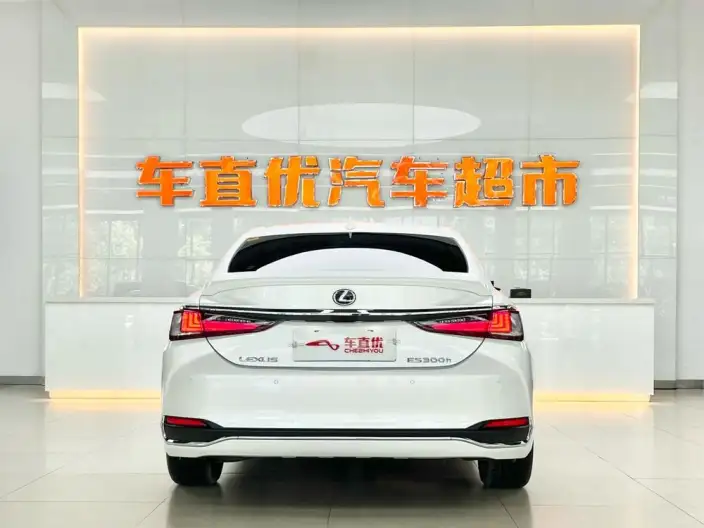 Lexus ES 2021 Model 300h Superior Edition