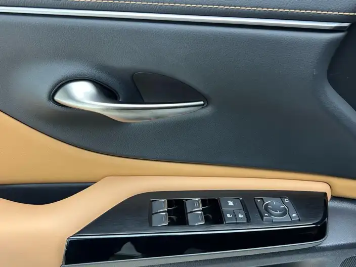 Lexus ES 2021 Model 300h Superior Edition – фото 9