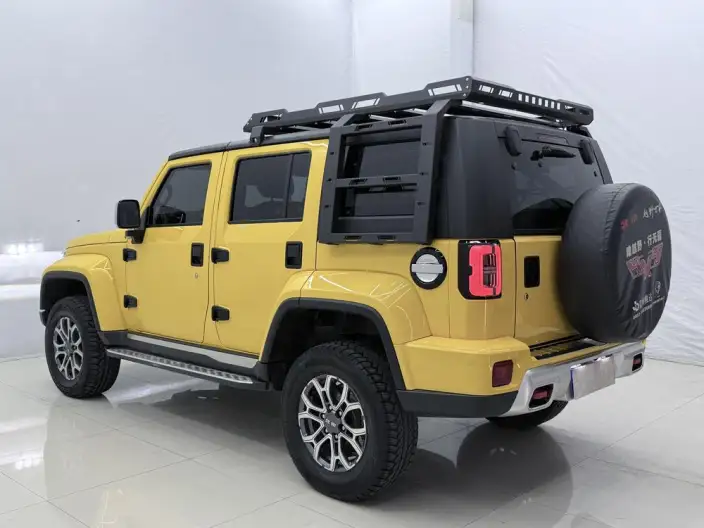 BAIC BJ40 2023 Model 2.0T Automatic 4WD City Hunter Edition Warrior Model – фото 4