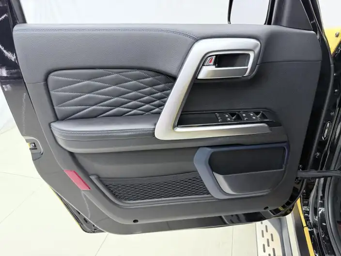 BAIC BJ40 2023 Model 2.0T Automatic 4WD City Hunter Edition Warrior Model – фото 9