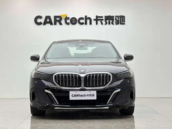 BMW 5 Series 2024 Model 525Li M Sports Set