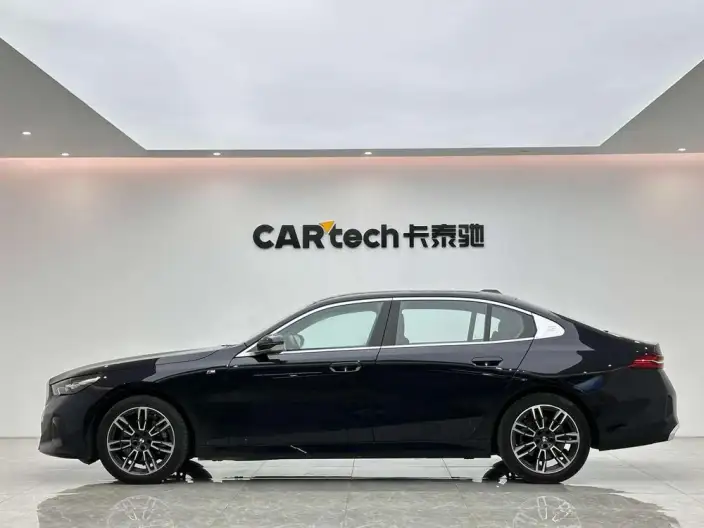 BMW 5 Series 2024 Model 525Li M Sports Set