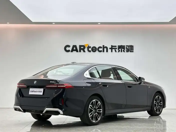 BMW 5 Series 2024 Model 525Li M Sports Set – фото 7