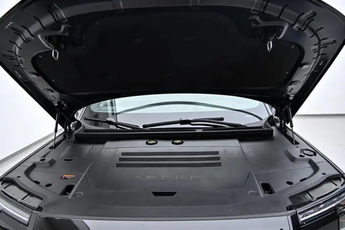 ZEEKR 9X 2025 Model Obsidian Black Edition 70kWh VI seat – фото 10