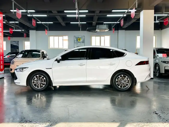 BYD Qin PLUS DM 2023 Model DM-i Champion Edition 55KM Leading Model