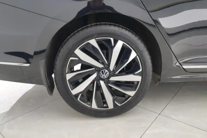 Volkswagen Passat 2023 Model Facelift 330TSI Elite Edition – фото 9