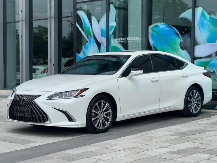 Lexus ES 2022 Model 300h Superior Edition