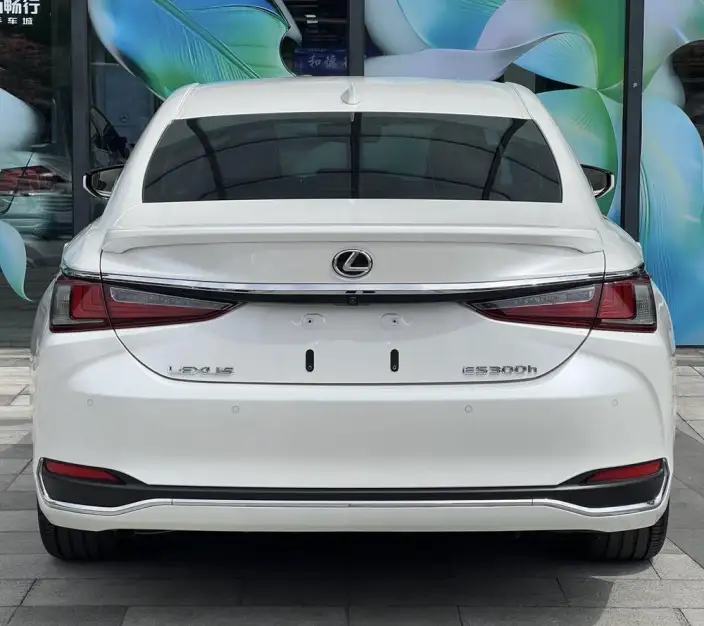 Lexus ES 2022 Model 300h Superior Edition