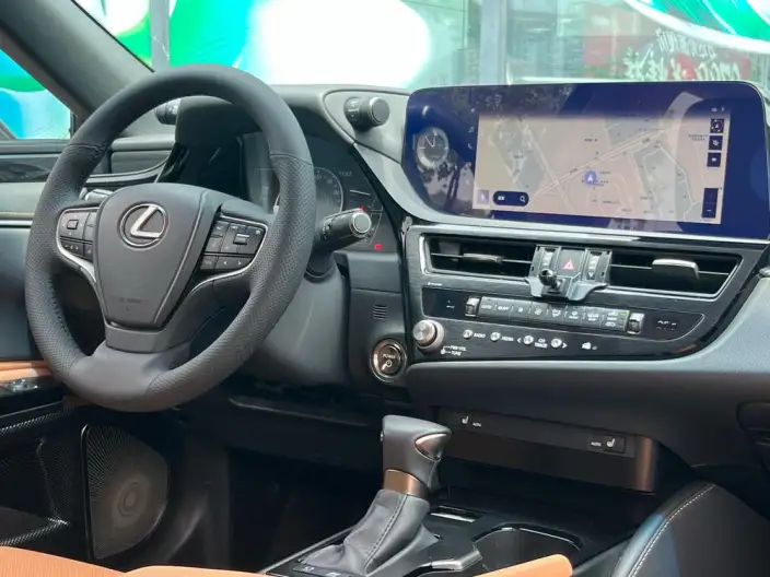 Lexus ES 2022 Model 300h Superior Edition – фото 6