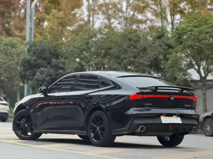 Changan UNI-V 2023 Model 1.5T Noble Model – фото 3