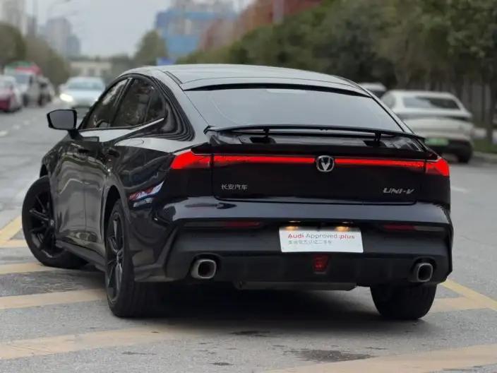 Changan UNI-V 2023 Model 1.5T Noble Model – фото 8