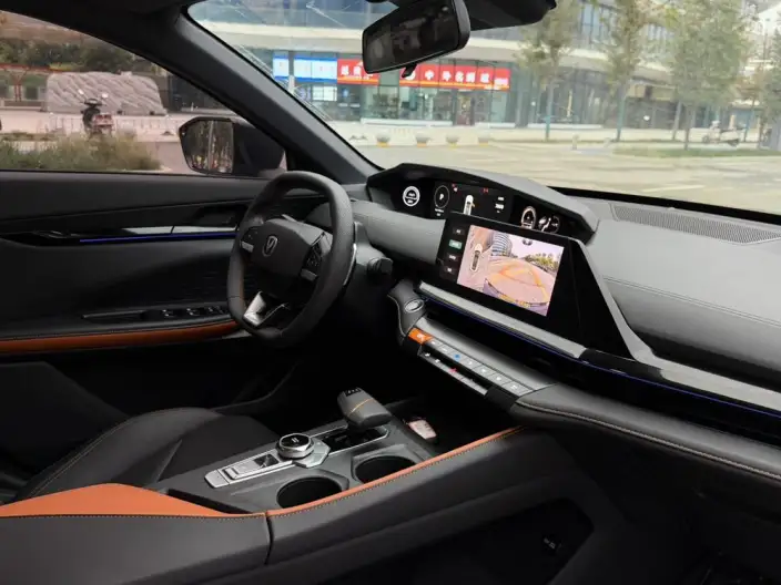 Changan UNI-V 2023 Model 1.5T Noble Model – фото 9