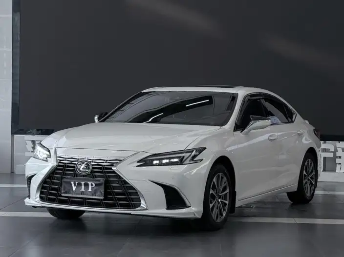 Lexus ES 2025 Model 200 Premium – фото 1