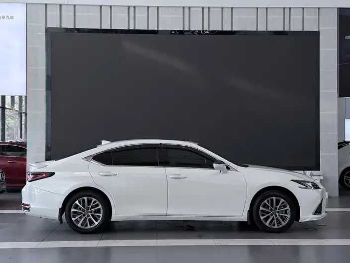 Lexus ES 2025 Model 200 Premium – фото 5