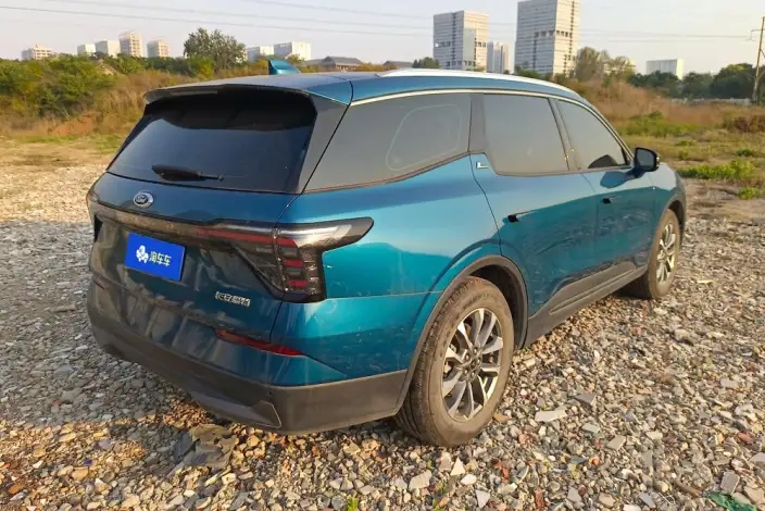 Ford Edge 2023 Model Ford Edge L 2.0T EcoBoost 2WD VII seat Luxury Model – фото 3