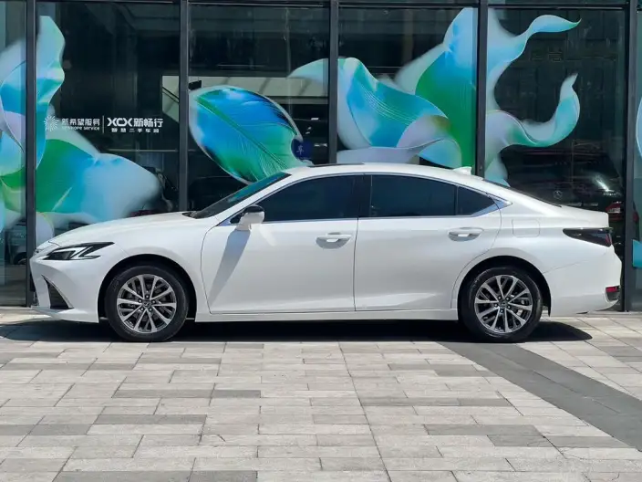 Lexus ES 2025 Model 200 Premium