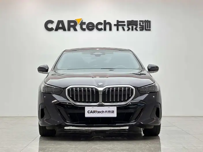 BMW 5 Series 2025 Model 530Li Leading Model M Sports Set