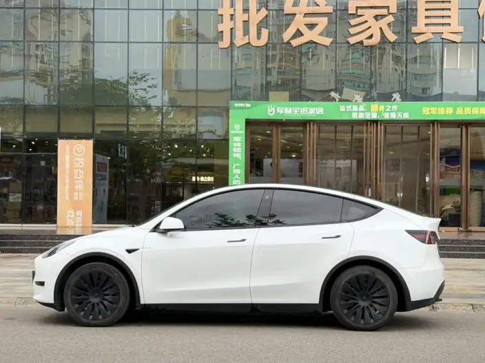 Model Y 2023 Model Rear-wheel drive version – фото 3