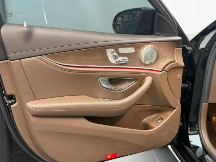 Mercedes-Benz E-Class 2023 Model E 300 L Luxury Model sedan – фото 9