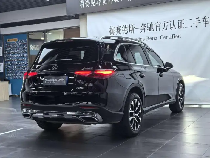 Mercedes-Benz GLC 2023 Model Facelift GLC 260 L 4MATIC Dynamic Model 5 seat – фото 5