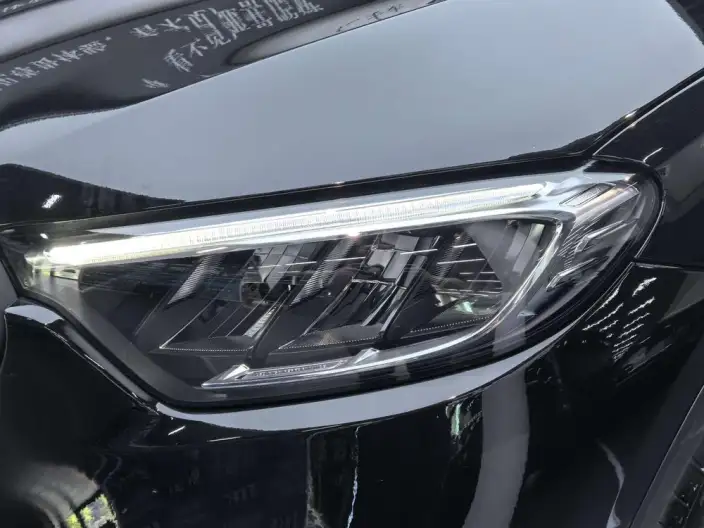 Mercedes-Benz GLC 2023 Model Facelift GLC 260 L 4MATIC Dynamic Model 5 seat – фото 8