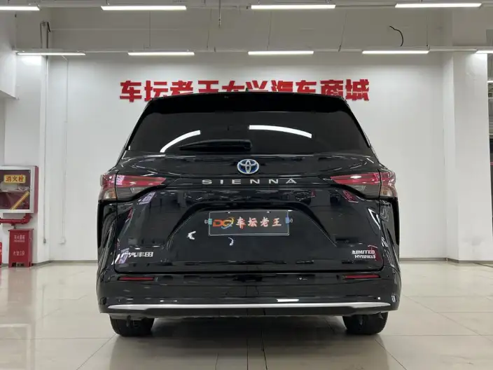 Toyota Sienna 2023 Model Hybrid 2.5L Premium Edition – фото 5