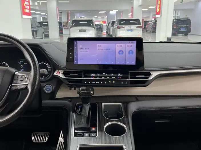 Toyota Sienna 2023 Model Hybrid 2.5L Premium Edition – фото 8