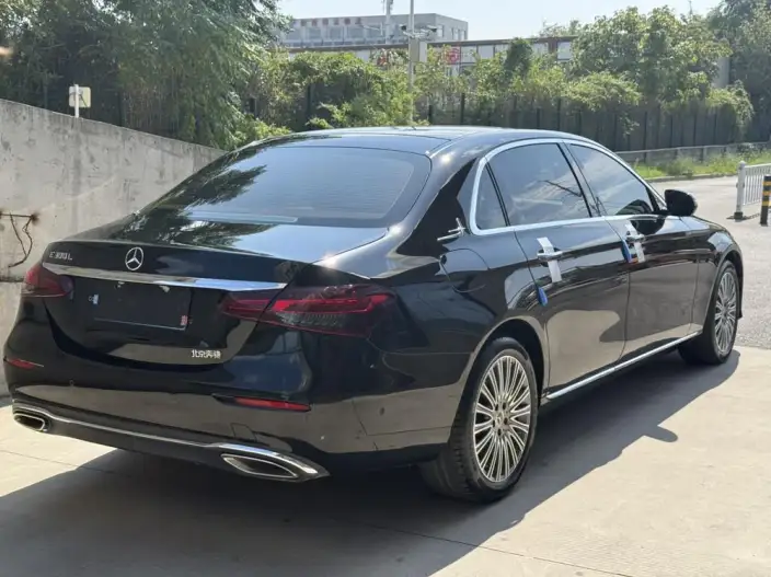 Mercedes-Benz E-Class 2023 Model E 300 L Fashion Model sedan – фото 6