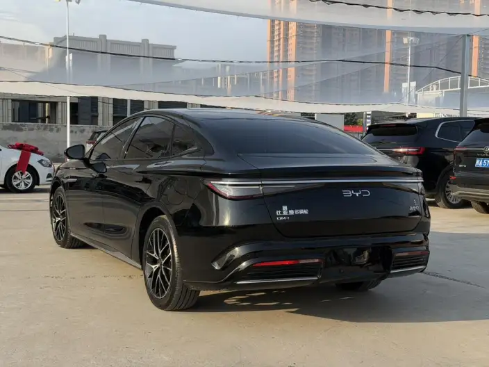 BYD Seal 07DM 2024 Model DM-i 125KM Luxury Model – фото 4
