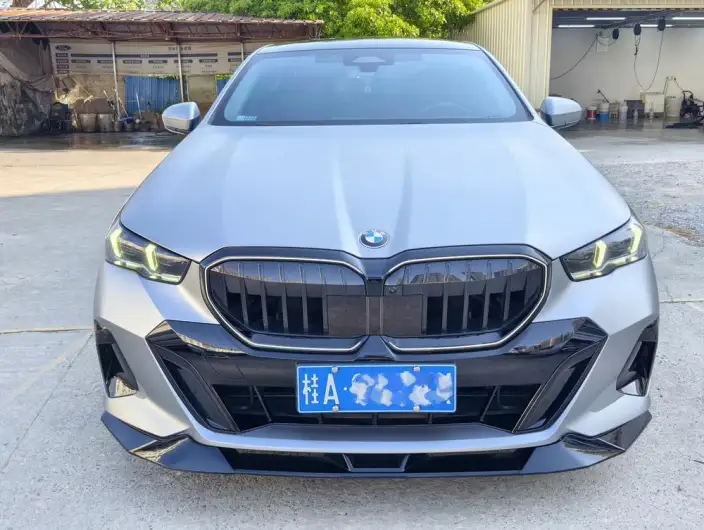 BMW 5 Series 2025 Model 530Li Leading Model M Sports Set