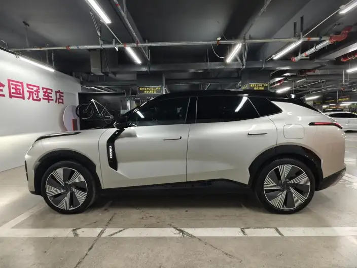 Lynk & Co 08 EM-P 2025 Model 220 4WD Performance Halo
