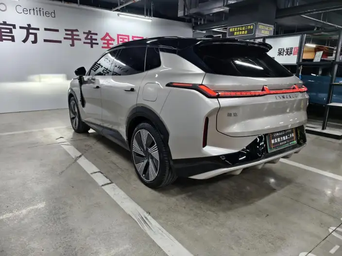 Lynk & Co 08 EM-P 2025 Model 220 4WD Performance Halo – фото 5